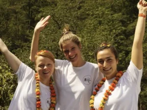 Weloming International Yoga Students during 200 hour yoga teacher training in rishikesh