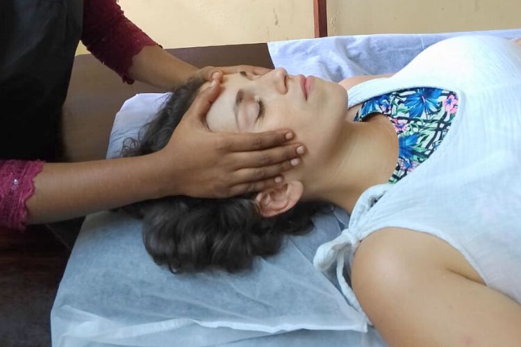 Ayurvedic Massage during yoga teacher training in rishikesh