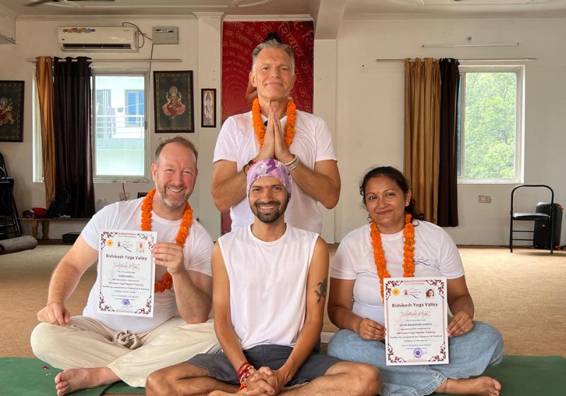 100 Hour yoga Teacher Training in Rishikesh