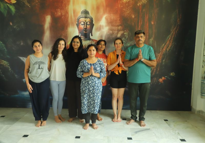 200 hour yoga students and teacher