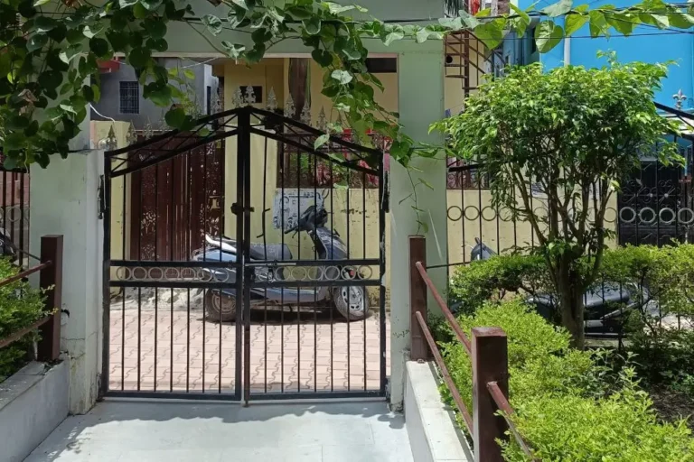 Rishikesh yoga valley front gate