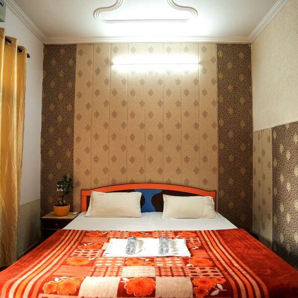 Rishikesh Yoga Valley private room for student