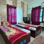 SHARING ROOM IN RISHIKESH YOGA VALLEY