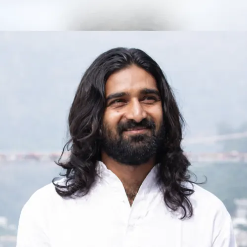 50 hour yoga teacher trainer yogi Jaggi