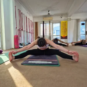 yogi neeraj teaching ashtanga in 300 hour yoga teacher training in rishikesh india