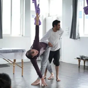 yogi rakesh teaching ayurveda in 10 days ayurveda & yoga retreat in rishikesh