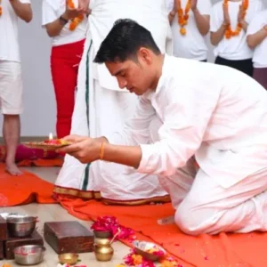 yogi ravi teaching hatha in 200 hour yoga teacher training course in rishikesh india