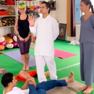yogi ravi teaching hatha in 500 hour yoga teacher training course in rishikesh india