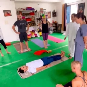 yogi ravi teaching iyengar in 300 hour yoga teacher training in rishikesh india