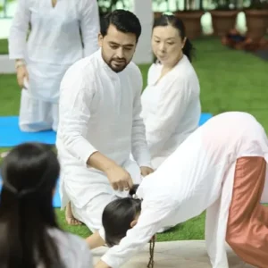 yogi rohit teaching iyengar in 200 hour yoga teacher training course in rishikesh