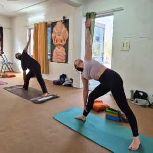 yogi rohit teaching iyengar in 500 hour yoga teacher training course in rishikesh