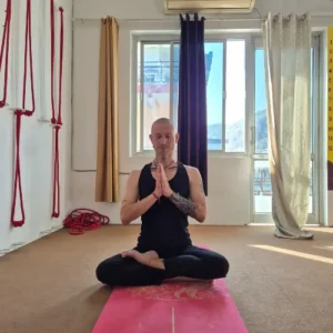 yogi shankar dey teaching meditation in 300 hour yoga teacher training in rishikesh india