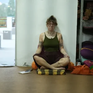 yogi shankar teaching meditation in 10 days ayurveda & yoga retreat in rishikesh
