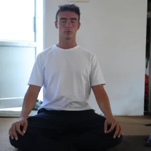 yogi shankar teaching meditation in 3 days yoga retreat in rishikesh india