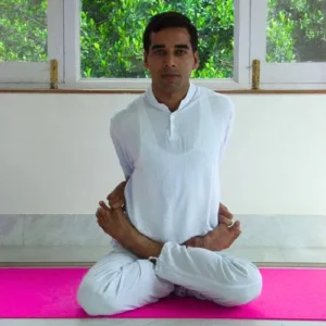 yogi upendra teaching pranayama in 7 days ayurveda and yoga retreat in rishikesh india