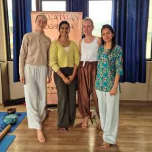 yogini ayushi teaching sound healing in sound healing training course in rishikesh