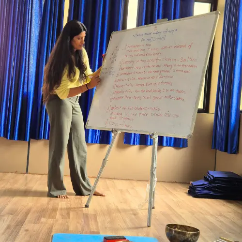 yogini ayushi teaching sound healing in sound healing training course in rishikesh india