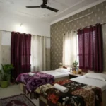 sharing room during 300 hour yoga teacher training in rishikesh