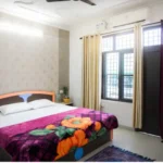accommodation during 300 hour yoga teacher training in rishikesh