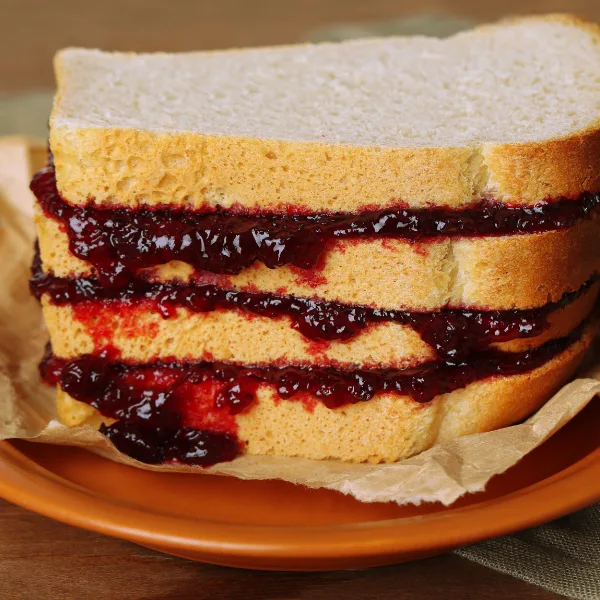 Fresh bread and fruit jam served as a snack during a 6 Days Nature and Yoga Retreat in Rishikesh