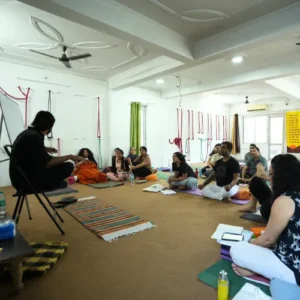 Jagjeet Singh conducting an interactive Yoga Philosophy discussion with students during a 7 Days Yoga Retreat in Rishikesh
