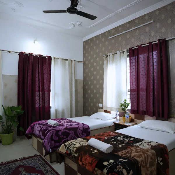 sharing room during 10 days yoga retreat in rishikesh yoga valley