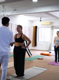 Yogi neeraj teaching on 100 hour yoga teacher training in rishikesh