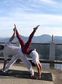 yogi rohit teaching hatha in 100 hour yoga TTC