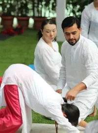 yogi rohit teaching hatha in 100 hour yoga teacher training in rishikesh