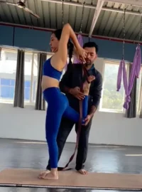 yogi rohit teaching hatha in 100 hour yoga teacher training in rishikesh